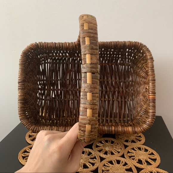 Vintage Rectangular Sturdy Wicker Woven Basket - Picture 4 of 10